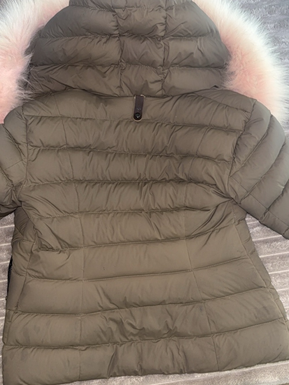 Mackage toddler Olive Quilted Down Jacket with Pink Faux Fur Trim size 2 - Picture 3 of 3